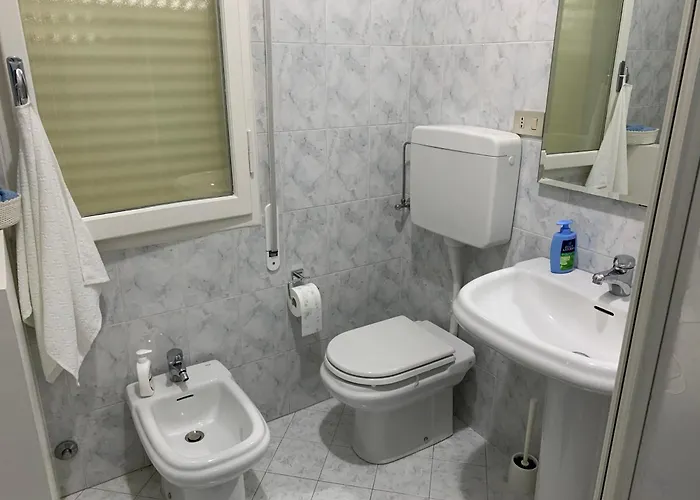 Turistico Le Farfalle アパート イーモラ